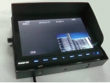 內(nèi)置DVR,內(nèi)置分割，9寸車載顯示器，9寸液晶顯示器，內(nèi)置SD卡存盤錄像功能，四路分割，最大可達(dá)32G